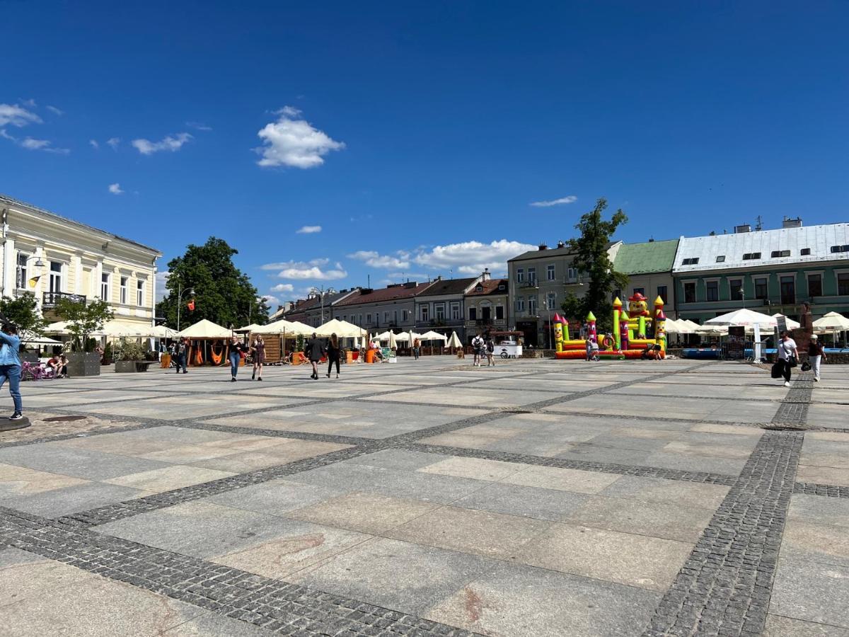 Family & Business Sauna Apartments Paderewskiego Sienkiewicza No2 Centrum Downtown - 2 Bedroom With Private Sauna, Bath With Hydromassage, Parking Кельце Экстерьер фото